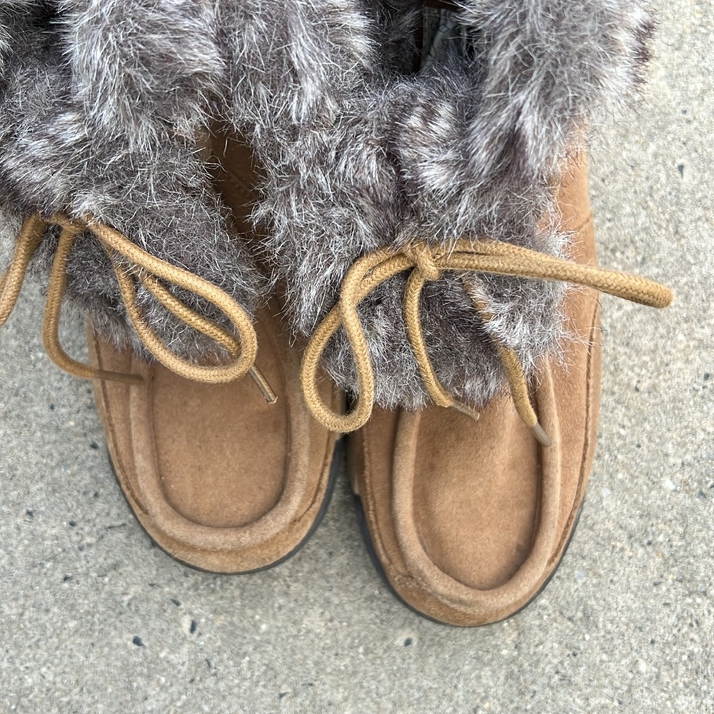 Lands End Leather Faux Fur Lined Brown Ankle Booties -Moccasins - Picture 4 of 7